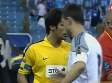 Radoi s-a intalnit cu jucatorul pe care l-a facut GAY! Arabul i-a intors spatele :) VIDEO