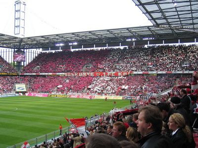 Daca retrogradati, VA OMORAM! Ce jucator roman este SUB ASEDIU in Germania!