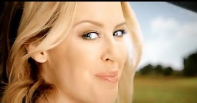 VIDEO: Kylie Minogue, in pat cu dusmanu ! Blonda atomica face senzatie intr-un spot pentru Golf Cabrio!
