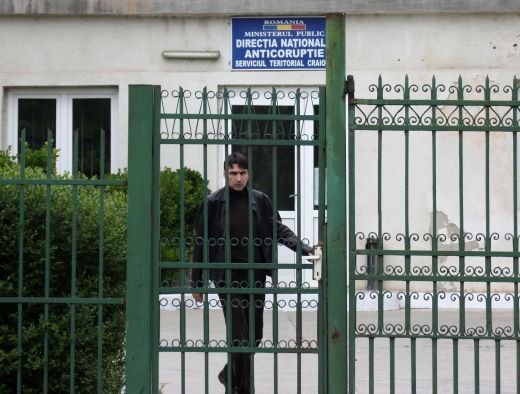FOTO / Piturca a fost la DNA Craiova! Vezi motivul pentru care este audiat:_2