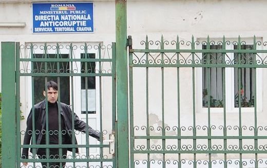 FOTO / Piturca a fost la DNA Craiova! Vezi motivul pentru care este audiat:_3