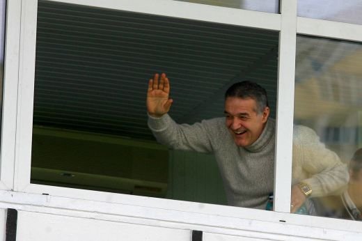 Cum au ajuns jucatorii Stelei sa se CONTRAZICA cu Gigi Becali!