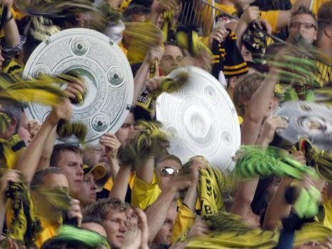 NEBUNIE in Germania! Dortmund a luat TITLUL dupa 9 ani in fata a 80.000 de fani! Vezi imagini de la sarbatoare_4