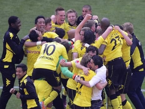 NEBUNIE in Germania! Dortmund a luat TITLUL dupa 9 ani in fata a 80.000 de fani! Vezi imagini de la sarbatoare_5
