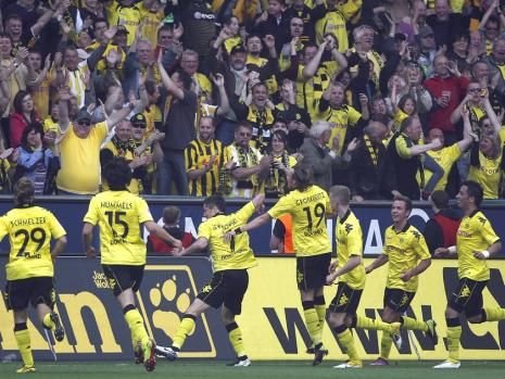 NEBUNIE in Germania! Dortmund a luat TITLUL dupa 9 ani in fata a 80.000 de fani! Vezi imagini de la sarbatoare_6
