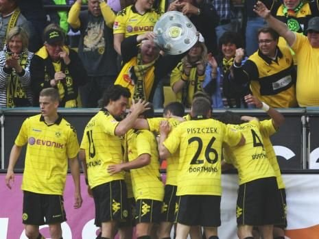NEBUNIE in Germania! Dortmund a luat TITLUL dupa 9 ani in fata a 80.000 de fani! Vezi imagini de la sarbatoare_7