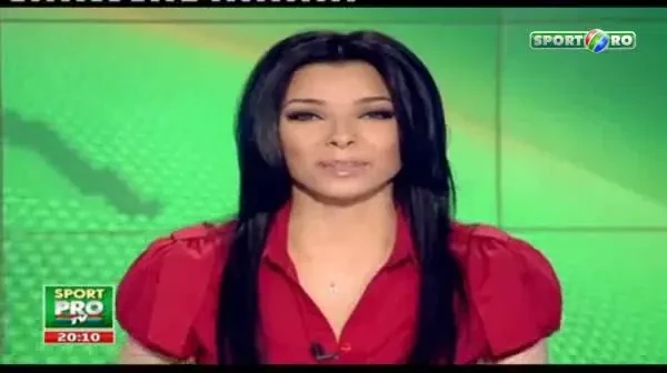 Sotia lui Beckham s-a facut de ras la Nunta Secolului . Tinuta care SOCAT pe englezi: