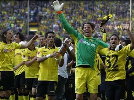 NEBUNIE in Germania! Dortmund a luat TITLUL dupa 9 ani in fata a 80.000 de fani! Vezi imagini de la sarbatoare_28