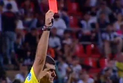 A luat ROSU dupa doar 25 de secunde de la startul meciului! Vezi de ce: VIDEO