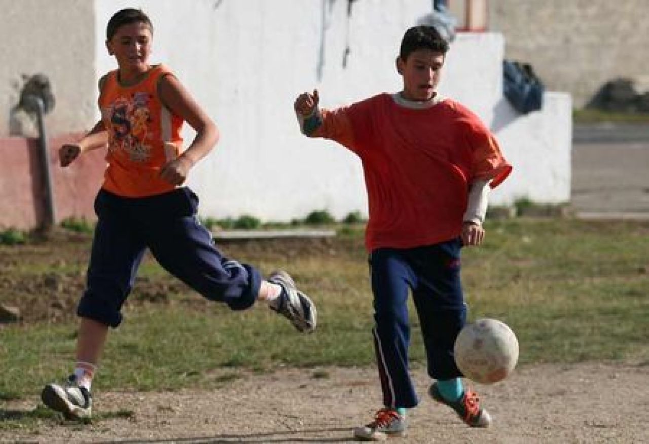 ANALIZA: De la saracia africana la traficanti si cocalari! Afla traseul TIPIC si unde se rateaza fotbalistul roman:_4
