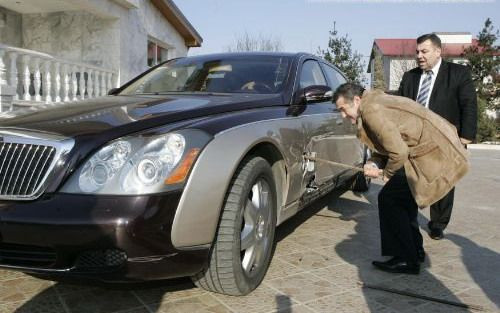 Mitica a pierdut schita programului demential de la LPF TV! Cine va prezenta emisiunea 'Antrenati CA RICIU' :))_2