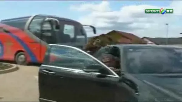 Gigi Becali si Olaroiu au sosit impreuna la Medias! Ce show au facut fanii Stelei inainte de meci