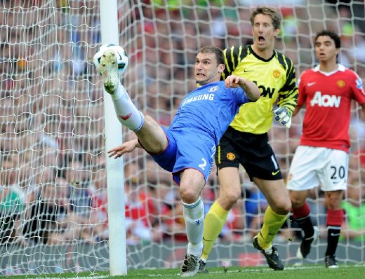 Manchester United 2-1 Chelsea! Echipa lui Sir Alex Ferguson e 99% Campioana Angliei!_5