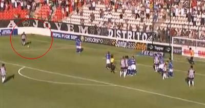 Vezi un GOL fabulos din lovitura libera marcat de fostul jucator de la Roma, Milan si Inter! VIDEO