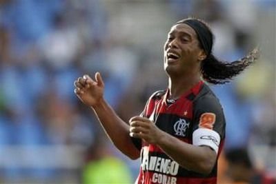 Ronaldinho a mai dat un GOLAZO! VIDEO