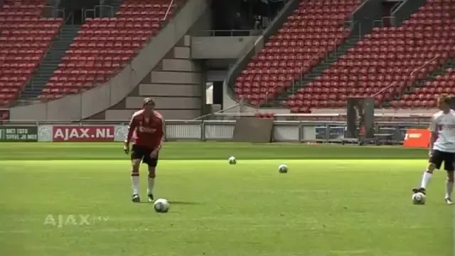 Fundasii nu stiu sa inscrie? BIJUTERIE DE GOL din lovitura libera la antrenamentul lui Ajax: