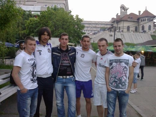 Cum ai sarbatorit castigarea campionatului? Trimite-ne imagini din Galati si apari la ProTv si pe site-ul www.sport.ro!_2