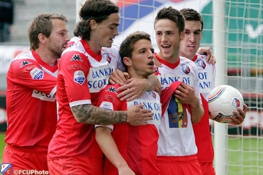 Olanda a respirat pentru Nesu! VIDEO emotionant: Suporterii si jucatorii de la Utrecht au uitat de fotbal!_3