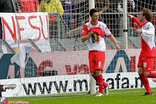 Olanda a respirat pentru Nesu! VIDEO emotionant: Suporterii si jucatorii de la Utrecht au uitat de fotbal!_4