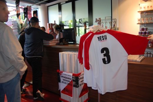 Olanda a respirat pentru Nesu! VIDEO emotionant: Suporterii si jucatorii de la Utrecht au uitat de fotbal!_7