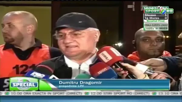 Mitica face misto de stelisti: "M-a impresionat galeria de la Tg Mures! A fost in numar egal cu cea a Stelei" :)