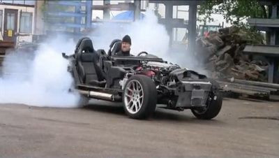 Ce nebunie! Burnout-uri si cerculete demente cu un Viper de 600 de cai la pielea goala !