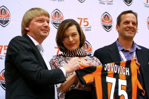 EA este cea mai HOT sustinatoare a lui Lucescu si Rat! FOTO
