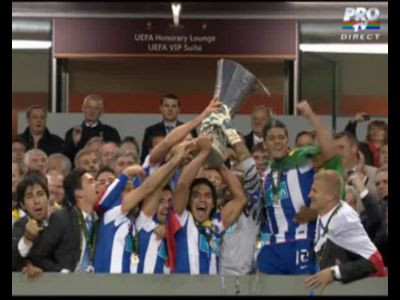 Sapunaru a dus drapelul Romaniei in varful Europei! IMAGINI UNICE cu momentul in care Porto a primit trofeul Europa League!