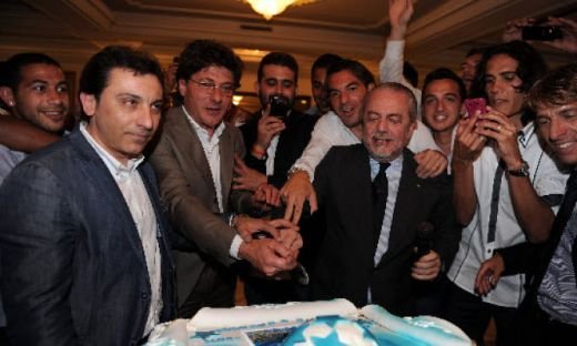 FOTO / Super petrecere de Champions League pentru Napoli! Cavani si-a prelungit contractul! Vezi pana cand:
