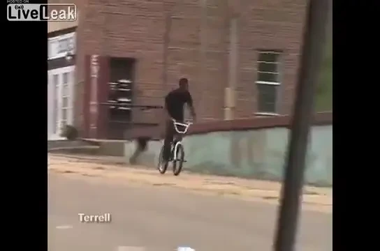 "AAAAAU!!! Mi-am rupt piciorul!" Uite ce patesti cand te chinuie talentul: