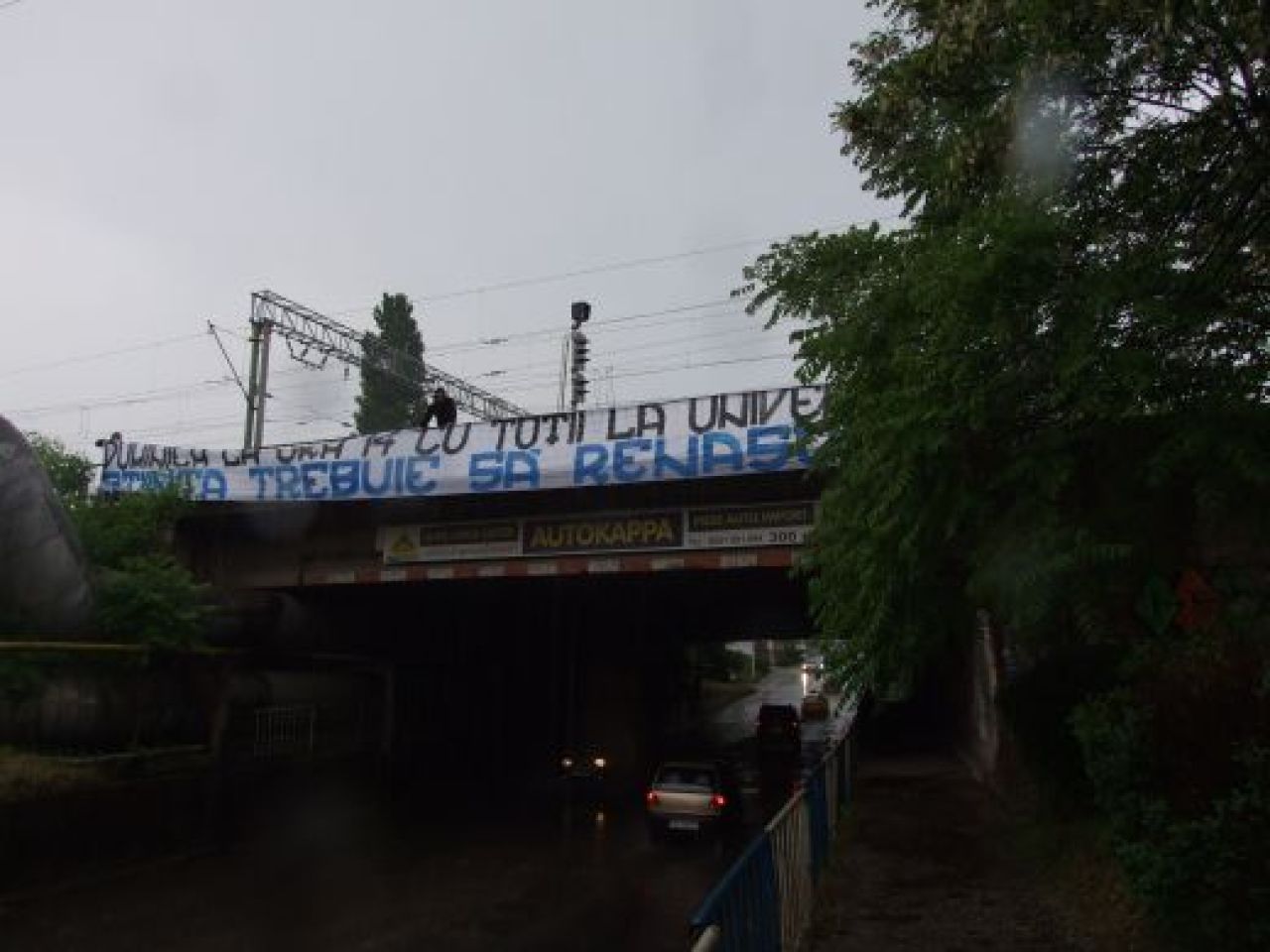 Fanii Craiovei vor ELIBERAREA Universitatii! Au impanzit orasul cu mesaje pentru a chema lumea la PROTEST! Vezi comunicatul:_3