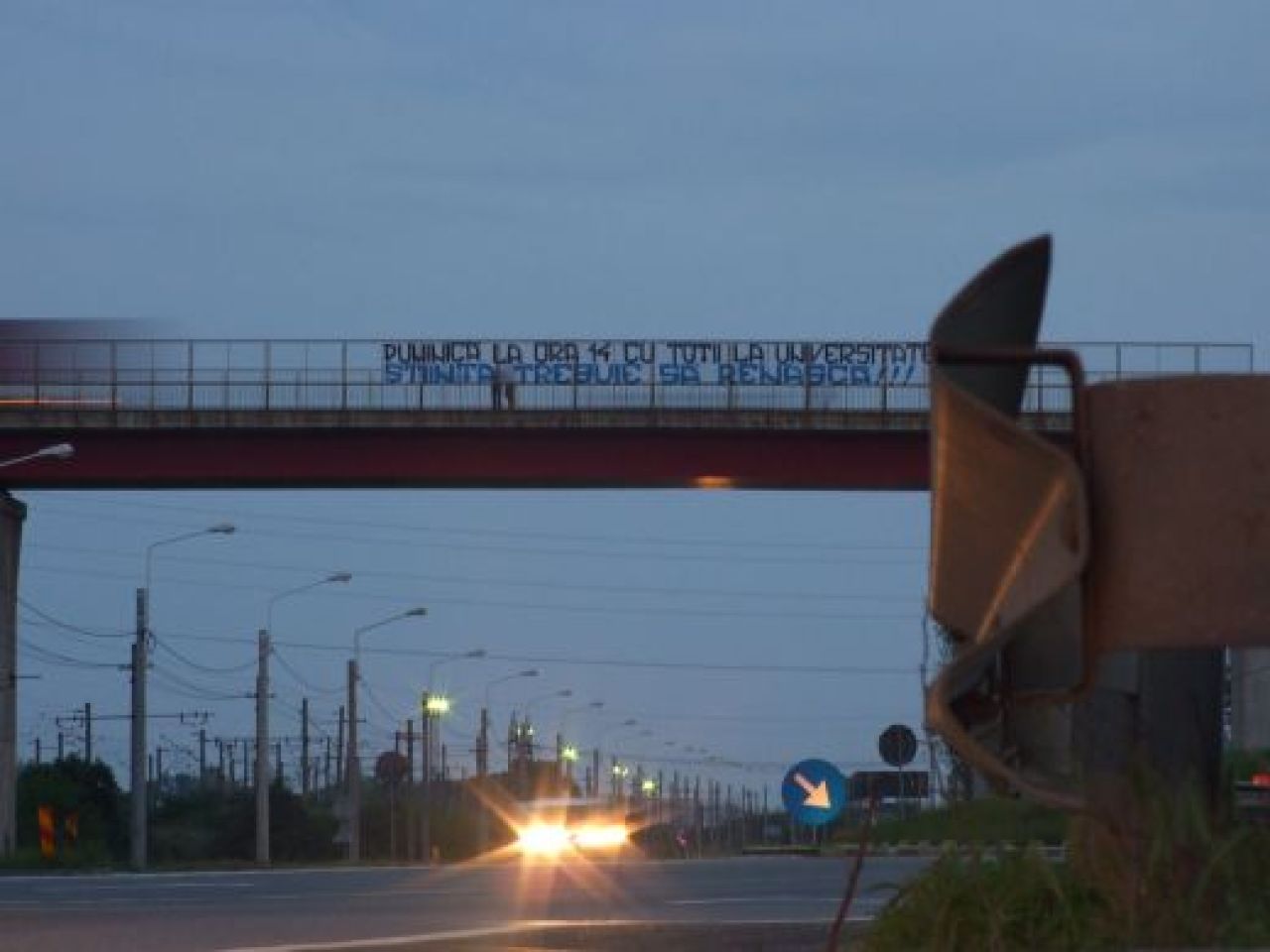 Fanii Craiovei vor ELIBERAREA Universitatii! Au impanzit orasul cu mesaje pentru a chema lumea la PROTEST! Vezi comunicatul:_5