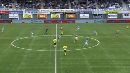 VIDEO! Nimeni nu a inteles faza asta! Fotbalistul care a incurcat sportul: Cum a batut lovitura de start a meciului :))
