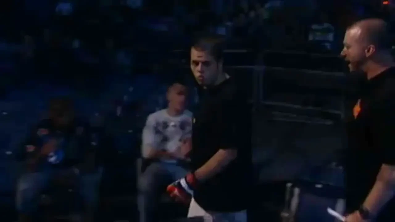 VIDEO: Super victorie! Catalin Zmarandescu si-a terminat adversarul in doar 29 de secunde! Vezi meciul AICI: