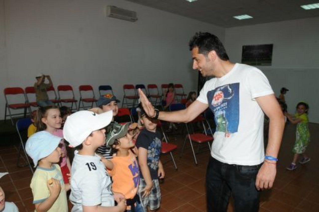 FOTO: Vizita surpriza in Ghencea! N-a fost Gigi, dar n-au lipsit biletele! Cine i-a pus la punct pe stelisti :)_6
