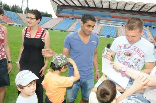 FOTO: Vizita surpriza in Ghencea! N-a fost Gigi, dar n-au lipsit biletele! Cine i-a pus la punct pe stelisti :)_13