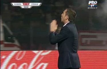 Cursa nebuna a lui MM catre galerie, Avram l-a eliminat! Finala Cupei, intrerupta din cauza stelistilor care au aruncat cu torte pe teren! VIDEO