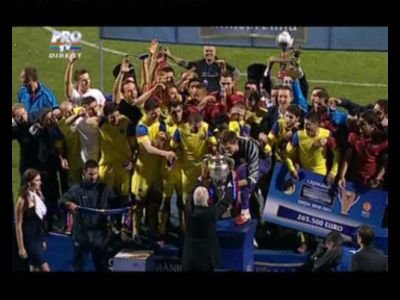 SUPER IMAGINI! Intalnirea dintre milenii! Steaua a primit prima CUPA din acest mileniu de la Ienei! Vezi imagini de la festivitate!_7