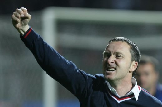 SUPER IMAGINI! Intalnirea dintre milenii! Steaua a primit prima CUPA din acest mileniu de la Ienei! Vezi imagini de la festivitate!_25