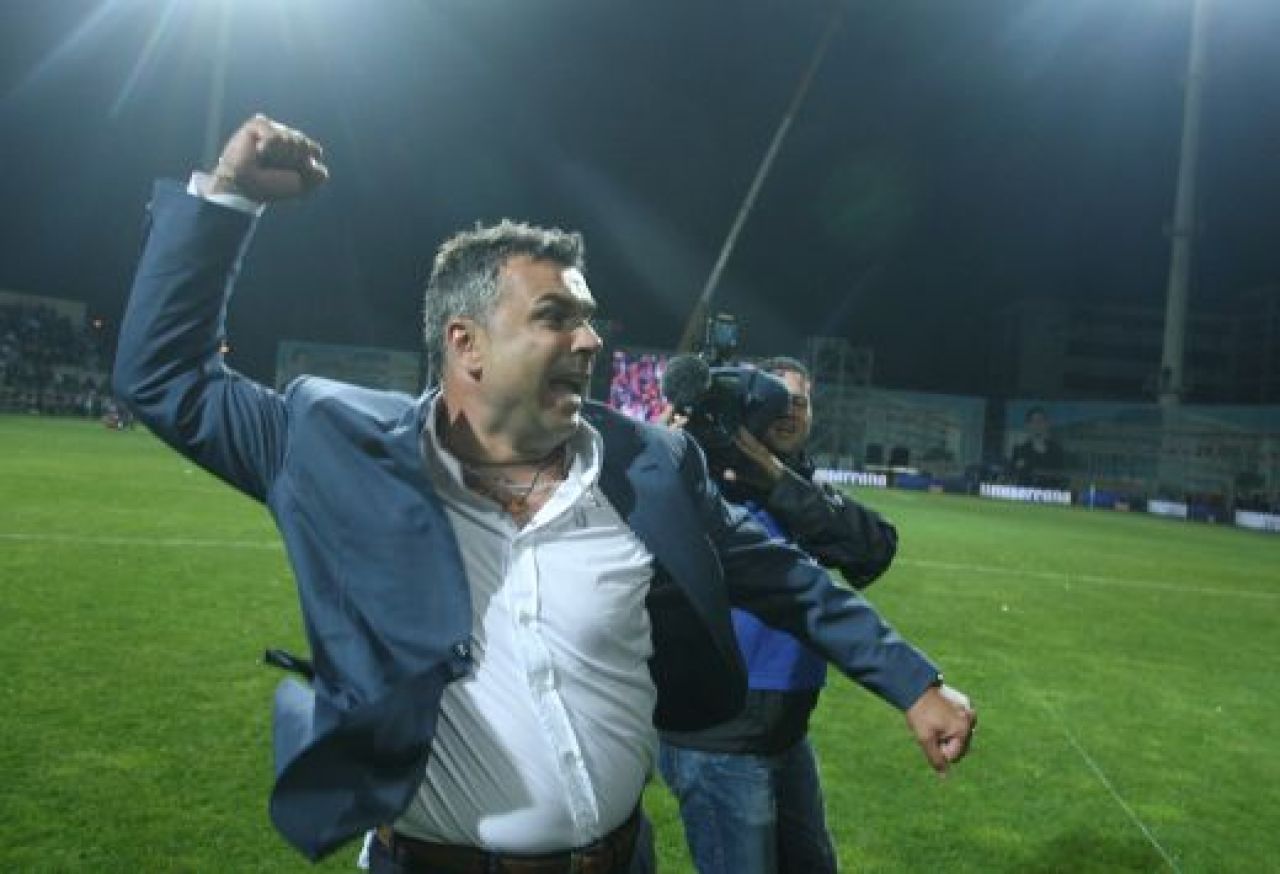 SUPER IMAGINI! Intalnirea dintre milenii! Steaua a primit prima CUPA din acest mileniu de la Ienei! Vezi imagini de la festivitate!_26