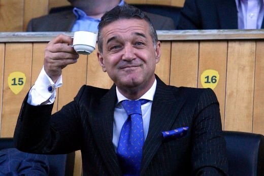 Becali DA AFARA 6 jucatori! Se roaga de Surdu sa nu plece la Vaslui! Vezi mutarile verii la Steaua!