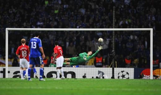 VIDEO: Dramatism, emotie, spectacol! Eroul de atunci se retrage acum! Povestea finalei in care CR7 si Van der Sar au devenit nemuritori!_3