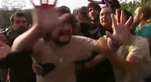 TENSIUNI la Barcelona: protestatari umpluti de sange de catre politisti inainte de finala Ligii!