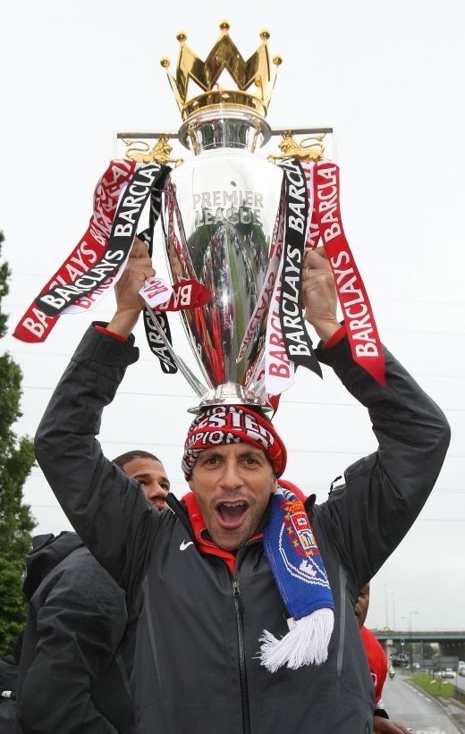 Gafa lui Sergio Ramos i-a molipsit pe toti! Man United a fost la un pas sa scape trofeul sub rotile autocarului :)_7