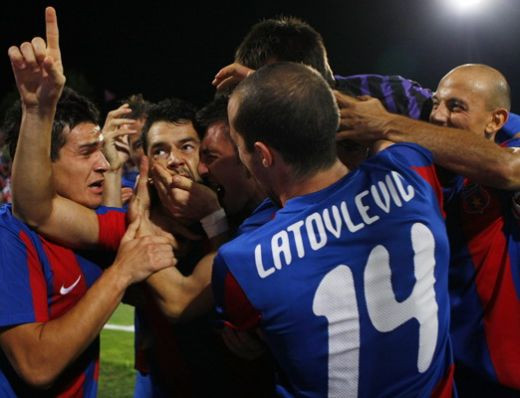 Ce Manchester, ce Rio Ferdinand? Un stelist este peste tot ce are Ferguson!!! Culmea, n-a zis Gigi asta :)