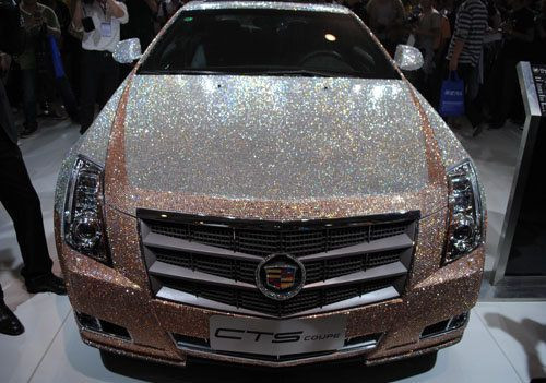 SUPER FOTO! Cum arata un Cadillac TUNAT cu diamante!