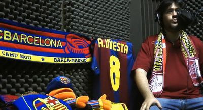 VIDEO: EL e cel mai TARE FAN al Barcelonei! Vezi cum se face de ras pentru echipa lui! :)