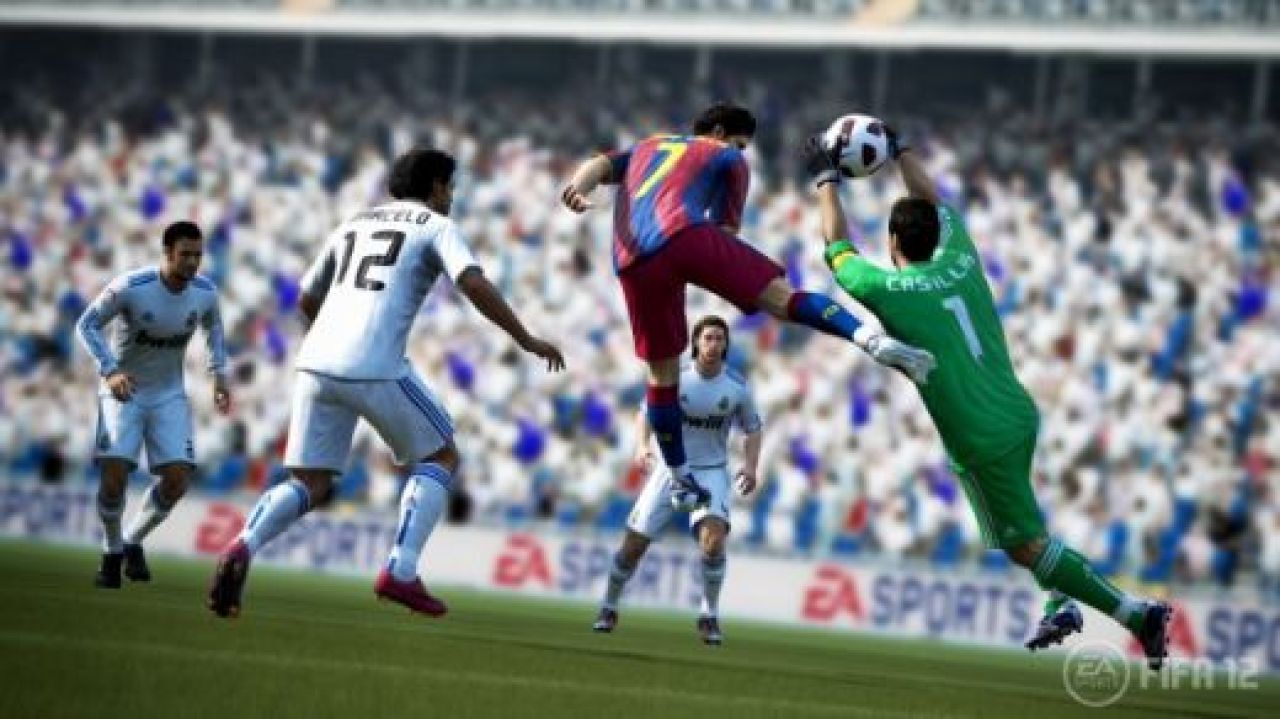 FOTO SENZATIE! Cum arata Chivu in FIFA 12 si NOILE posibilitati din timpul jocului:_1