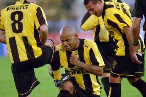 Spectacol in gazon! Cele mai tari 10 echipamente ale sezonului si ce reprezinta modelul special:_10
