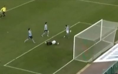 SUPER-VIDEO! Fotbalistii care si-au ales gresit meseria! CELE MAI TARI RATARI din ultimul sezon!